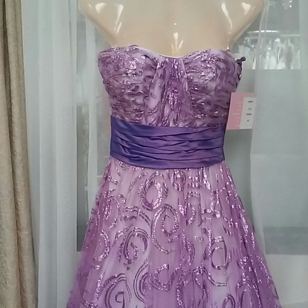 Prom dress - Picture 2 of 5